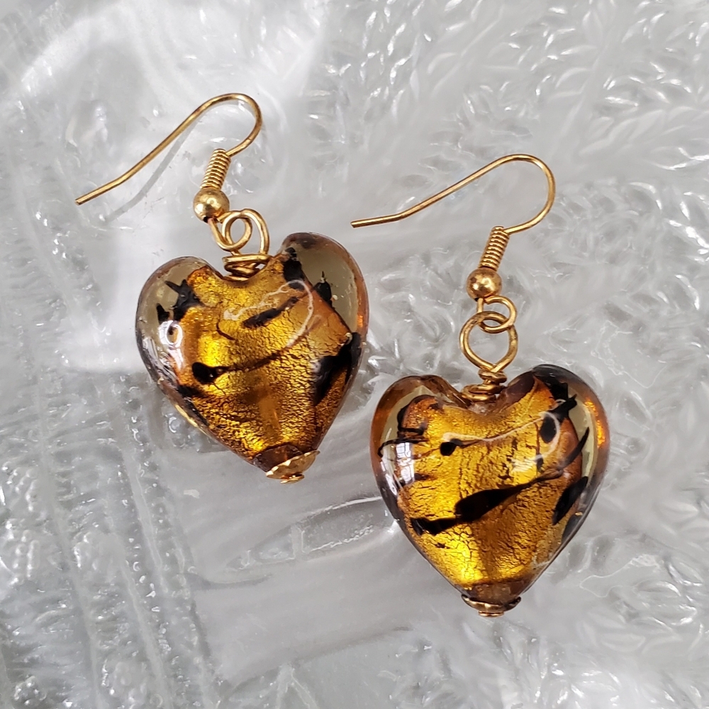 Murano Style Glass Gold & Black Heart Hook Fashion Earrings Very Pretty